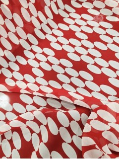 Chiffon Estampado Fundo vermelho vivo com formas ovais/brancas